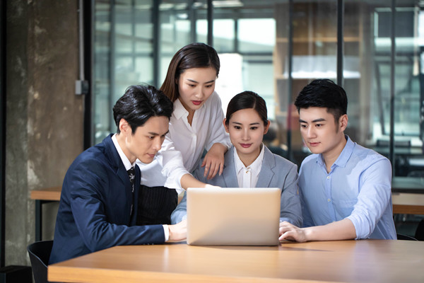 全面薪酬戰(zhàn)略實施：提升員工滿意度，提升企業(yè)績效