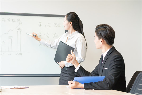 深化人力資源培訓(xùn)，打造高素質(zhì)專業(yè)化人才團(tuán)隊(duì)
