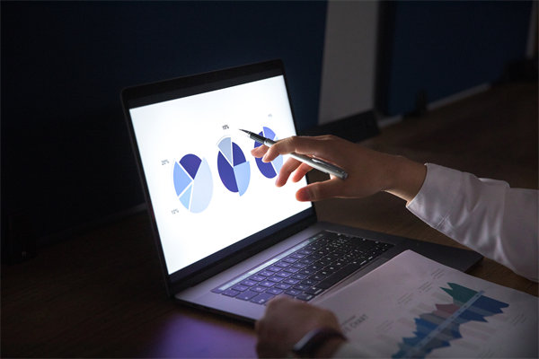 00后吐槽公司無效加班被開除，企業(yè)戰(zhàn)略有何感悟？