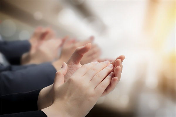 00后吐槽公司無效加班被開除，企業(yè)戰(zhàn)略有何感悟？