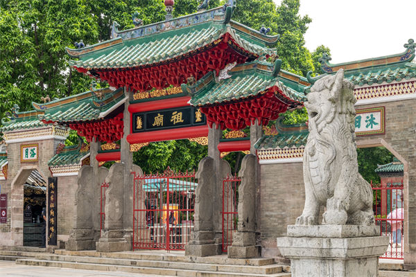 佛山戰(zhàn)略咨詢公司如何為企業(yè)定制長遠戰(zhàn)略規(guī)劃？