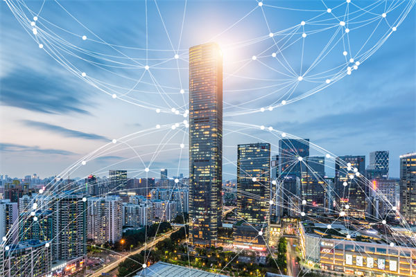 在全球化競爭中，企業(yè)如何制定有效的戰(zhàn)略管理策略？