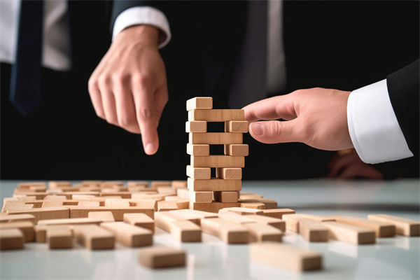 風(fēng)險(xiǎn)管理與企業(yè)戰(zhàn)略制定：如何平衡機(jī)遇與威脅？