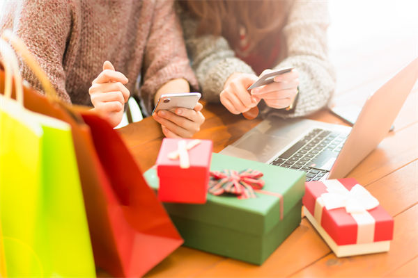 品牌戰(zhàn)略管理中，如何有效應(yīng)對市場變化與消費者需求？