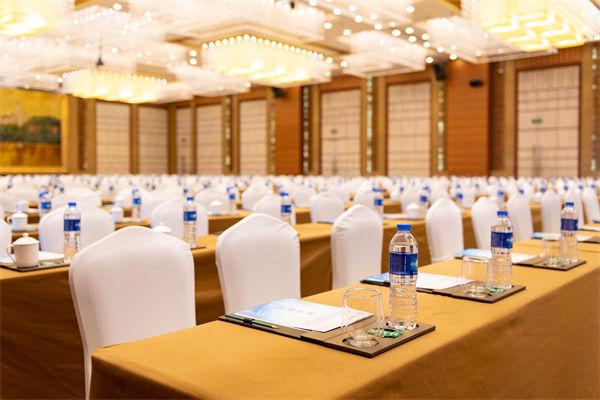 兩會(huì)熱議破解企業(yè)“生長(zhǎng)痛”，對(duì)企業(yè)戰(zhàn)略管理有何啟示？
