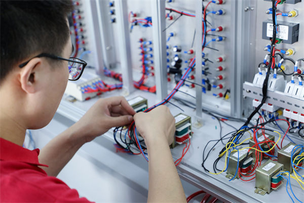 哪些行業(yè)人才火爆就業(yè)市場(chǎng)？人力資源管理有何啟發(fā)？