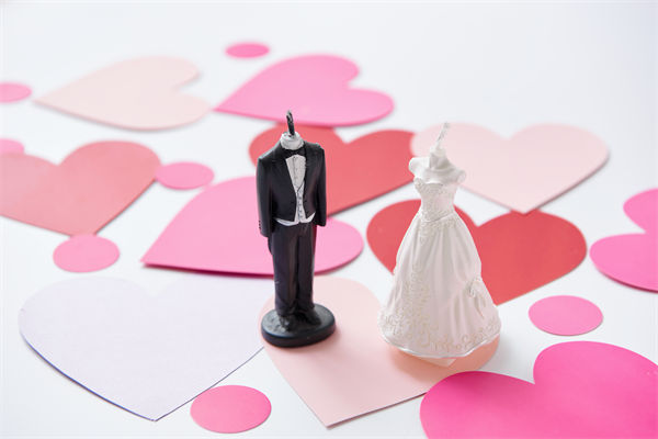 5月10日起結(jié)婚離婚不需要戶口本，人力資源怎么看？