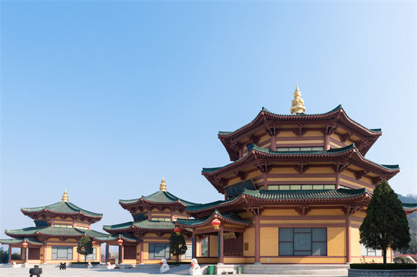 煙臺企業(yè)戰(zhàn)略模糊難落地？戰(zhàn)略咨詢公司如何精準(zhǔn)錨定增長賽道？