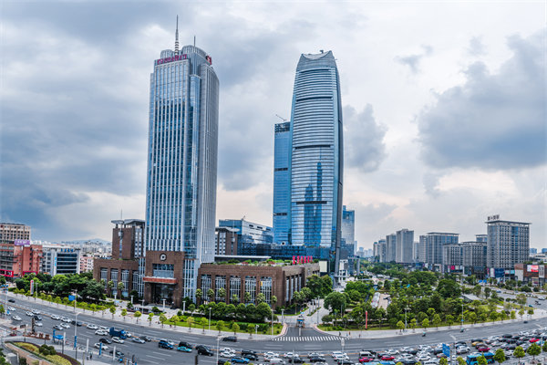 集團(tuán)子公司各自為戰(zhàn)內(nèi)耗嚴(yán)重，東莞集團(tuán)管控咨詢公司能協(xié)助解決嗎？